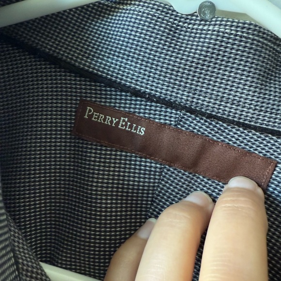 Perry Ellis Charcoal Button-Down Shirt - Picture 5 of 5